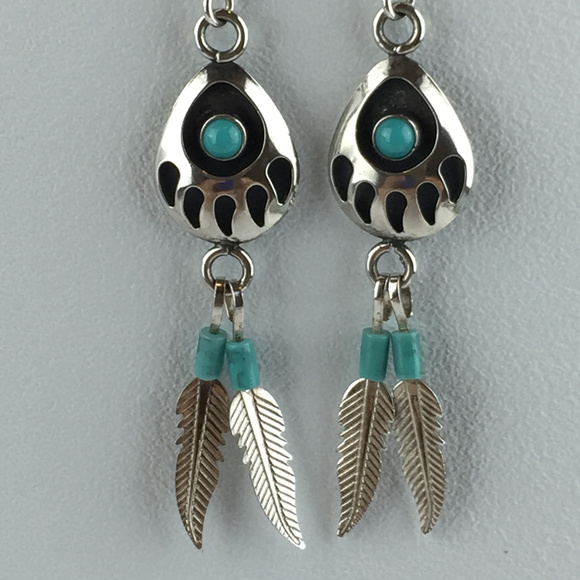 Jewelry - Silver/Turquois Native American Bear Paw Earrings